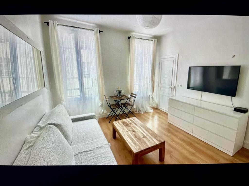 Cute One Bedroom In Le Marais Paris Exterior photo